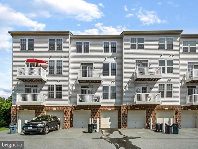 Building Photo - 43848 Artsmith Terrace