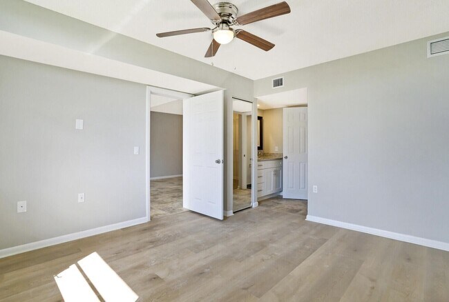 Building Photo - 3636 Whitehall Dr