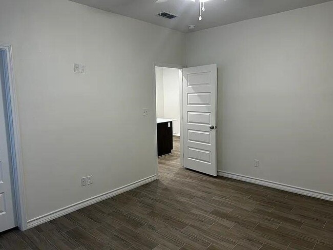 Building Photo - 5702 Moses Lp