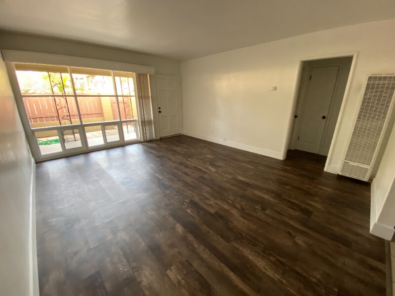 Building Photo - 3320-3322 Clairemont Dr