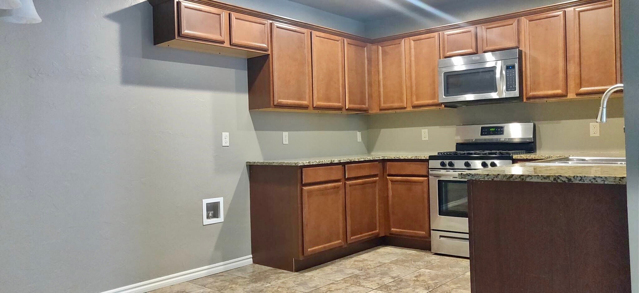 kitchen cabintets - 205 Ashley Dr