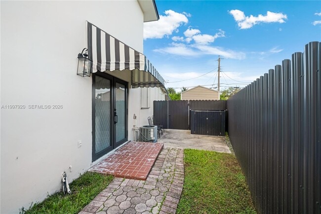 Building Photo - 2801 SW 106th Ave