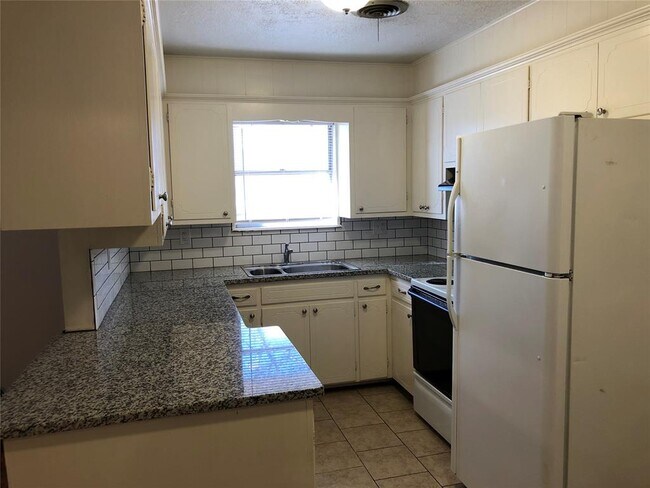 Building Photo - 1508 Southern Heights Ave
