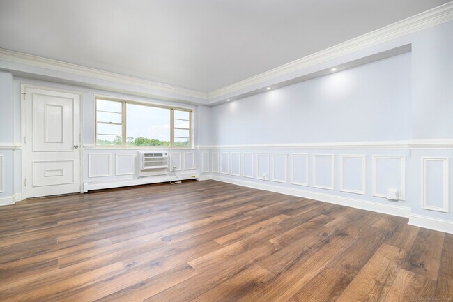 Building Photo - 25 Cartright St