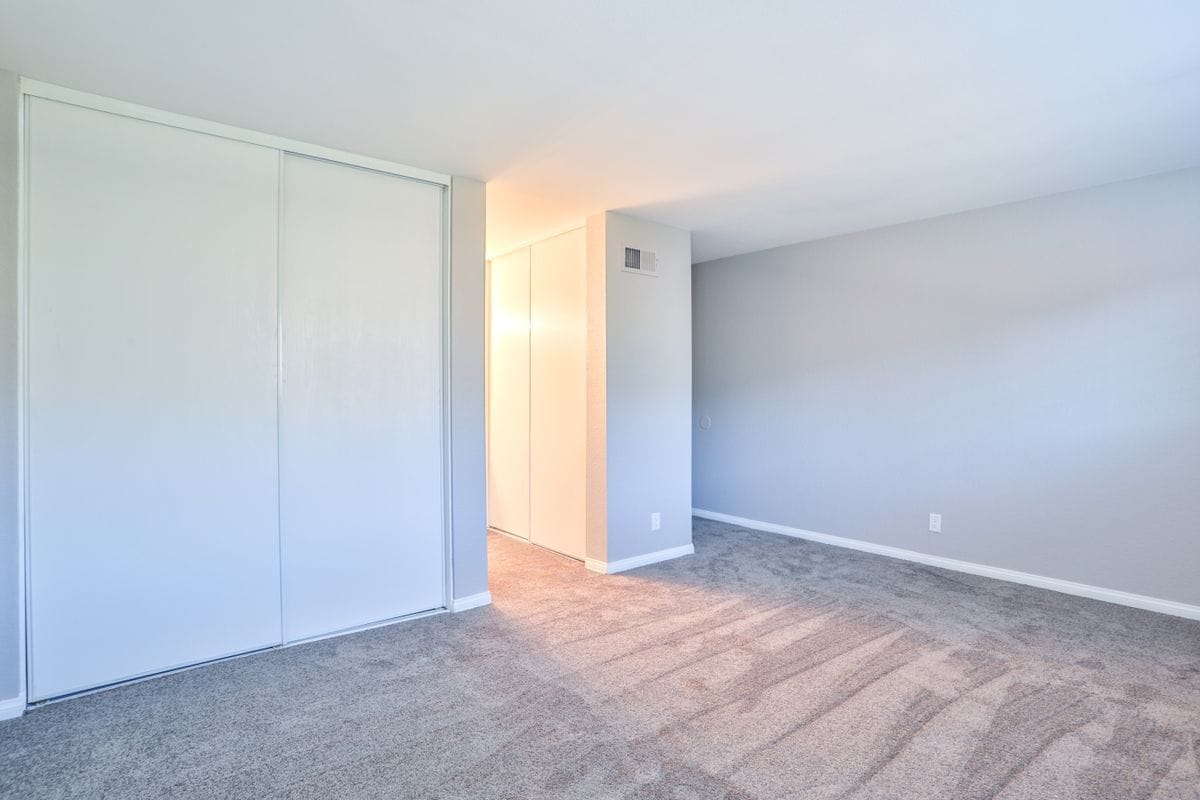 Building Photo - 9369 Silverleaf Way
