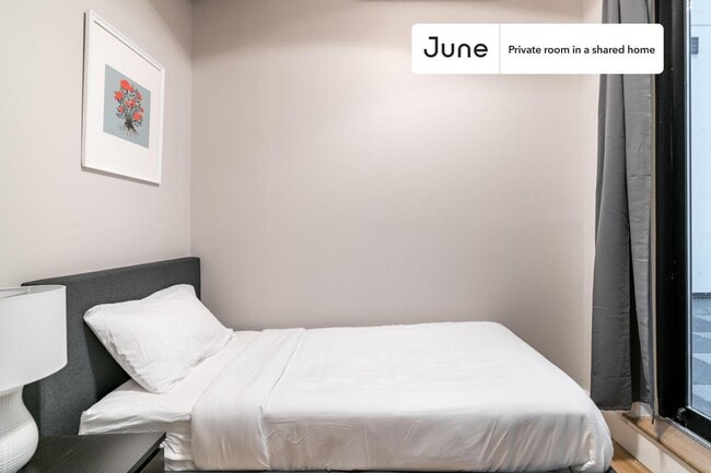 Building Photo - 90 Manhattan Ave