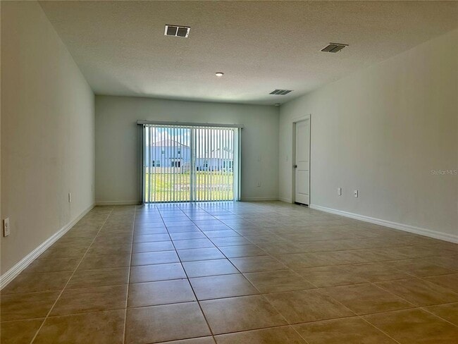 Building Photo - 534 Wayland Dr