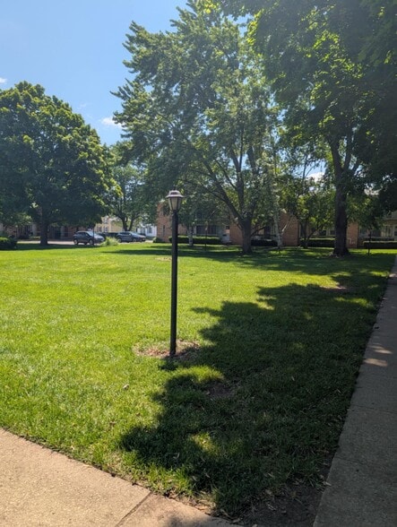 Primary Photo - 731 W 9th Ave