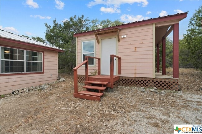 Building Photo - 1310 Scenic View Dr