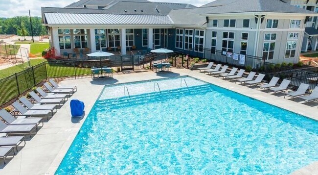 Building Photo - 104 Herrings Grn Lp