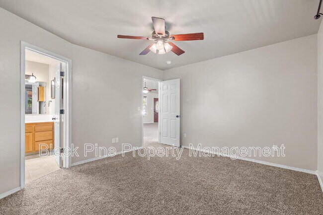 Building Photo - 2117 S Crimson Rose Way