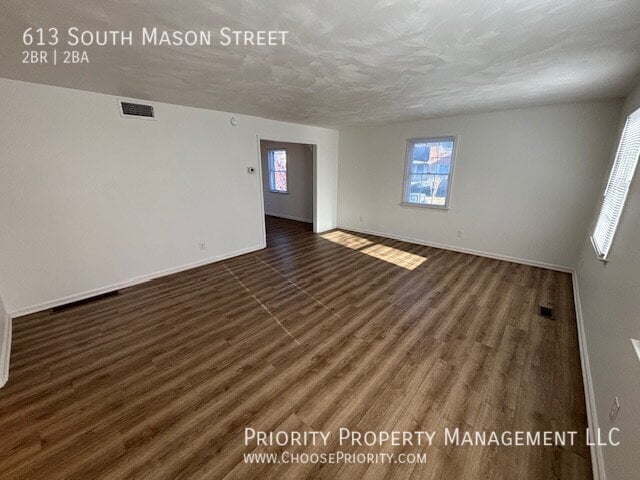 Building Photo - 613 S Mason St