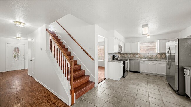Building Photo - Spacious 4-bedroom in Pearland ISD!