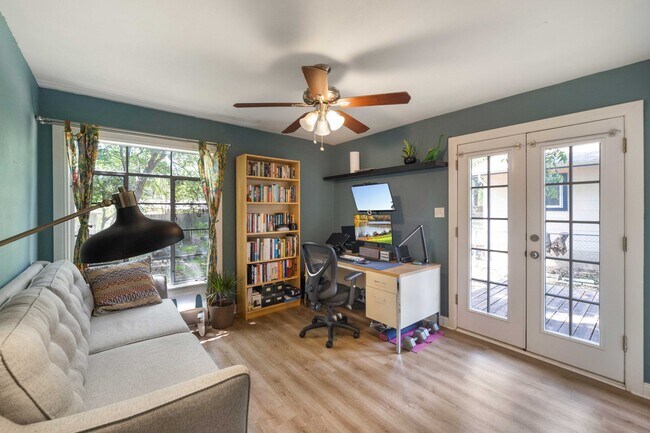 Building Photo - 407 Wilmes Dr