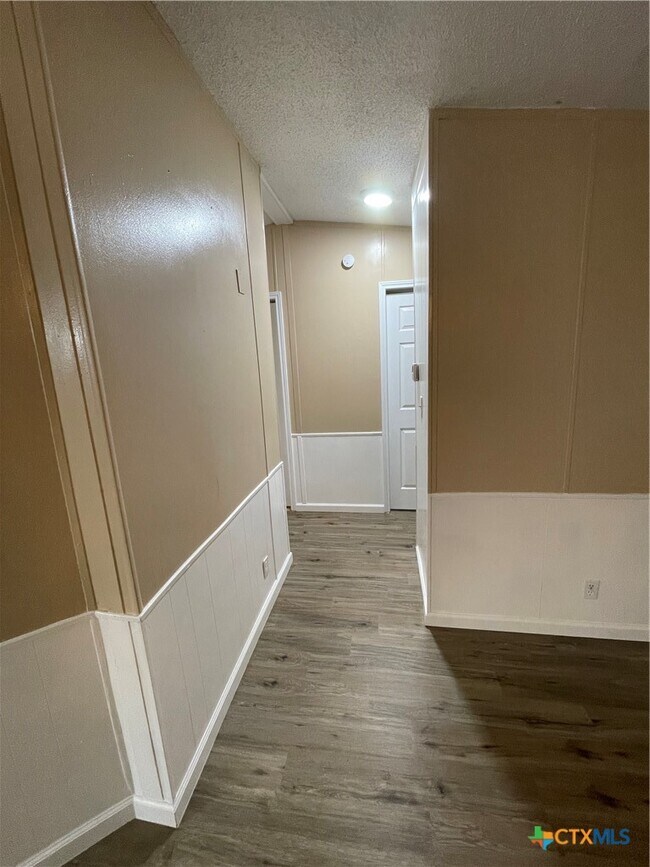 Building Photo - 629 Buck Trail
