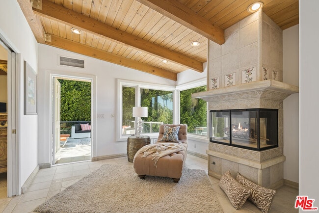 Building Photo - 7036 Grasswood Ave