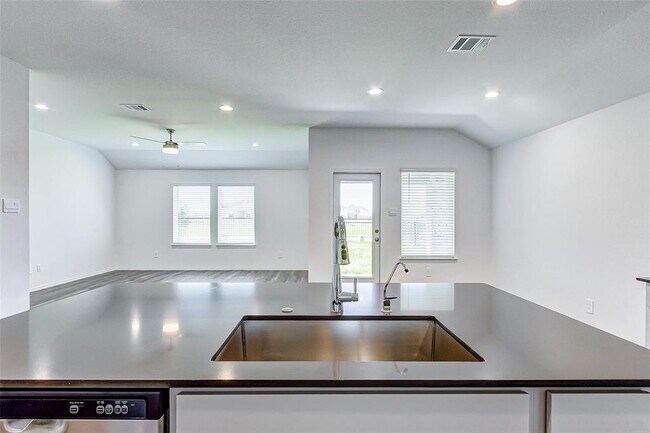 Building Photo - 4953 Almond Ter Dr