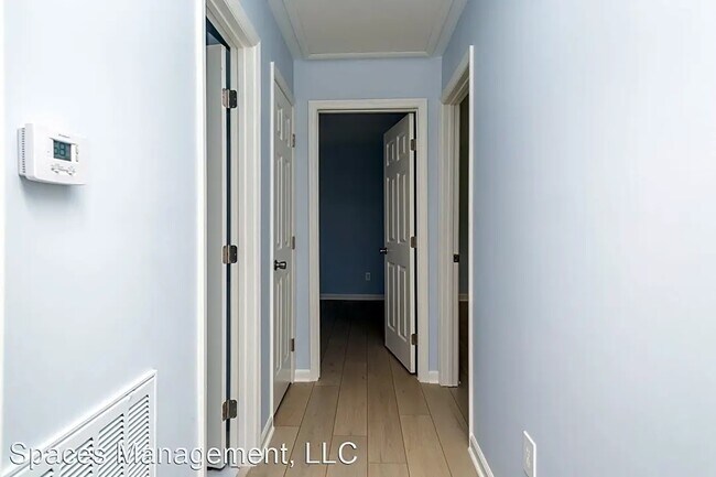 Building Photo - 7 Hickory Ln