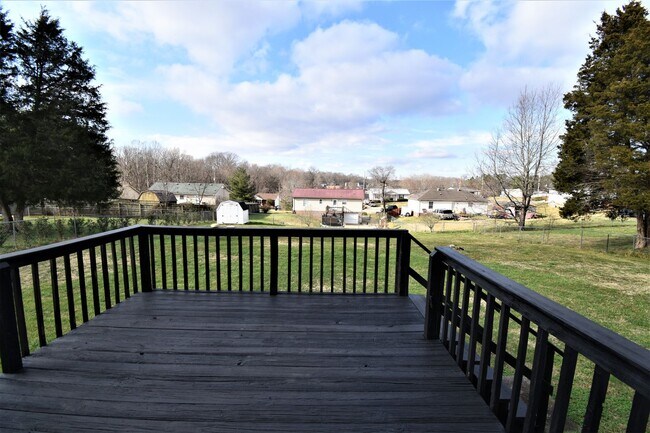 Building Photo - 3 Bedroom Pet Friendly Home For Rent!