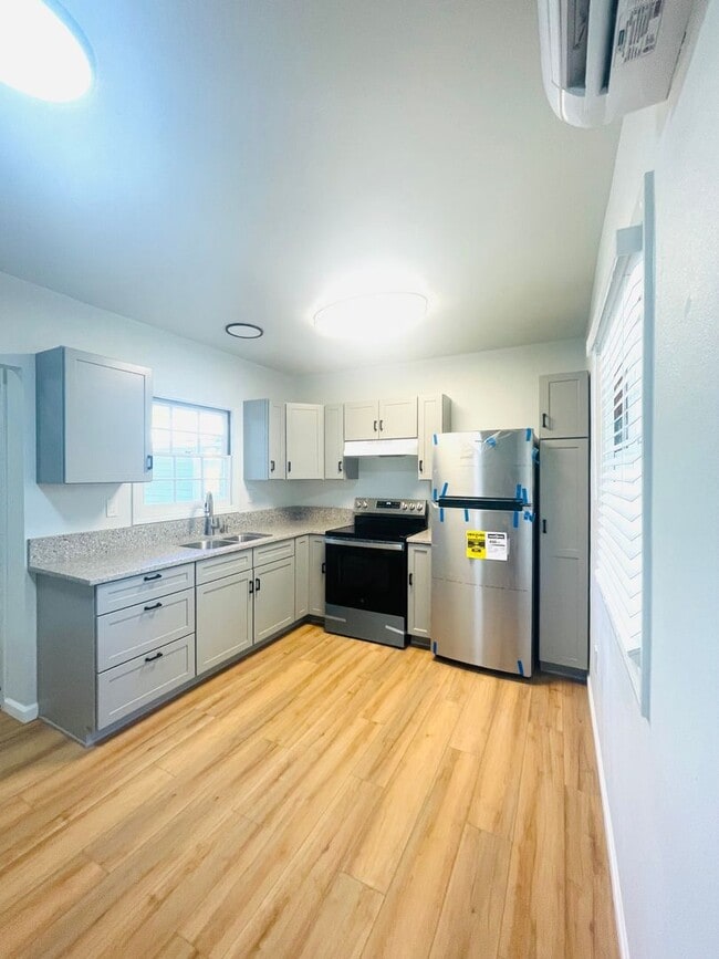 Building Photo - Peaceful 3-bedroom, 2-bathroom single story home nestled amongst the Orange Groves of Fillmore