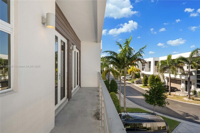 Building Photo - 9710 NW 74th Terrace