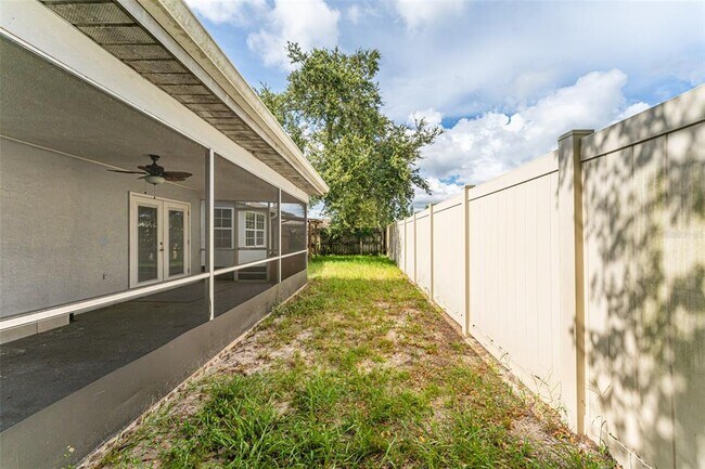 Building Photo - 5010 Larch Ln
