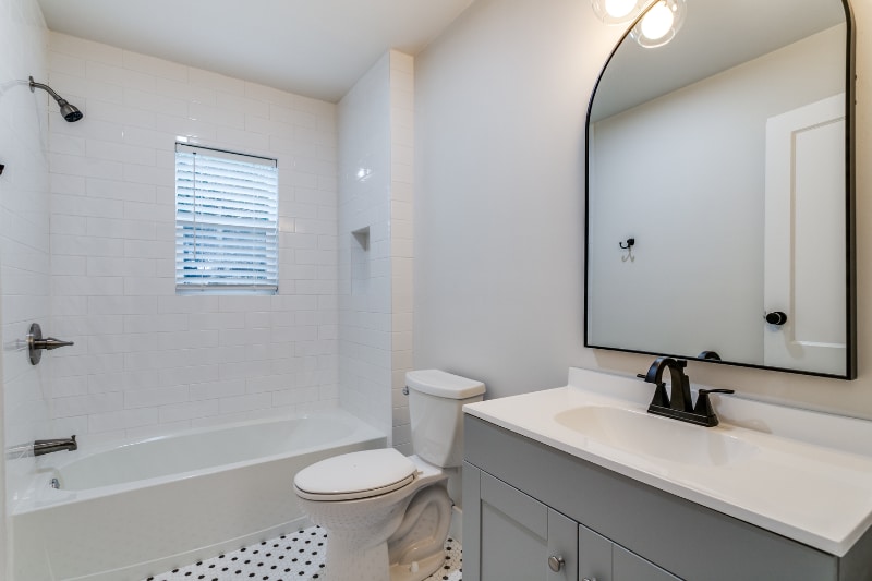 Building Photo - 826 N Clinton Ave