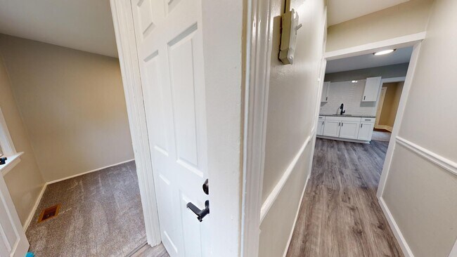 Building Photo - Renovated 3 bedroom home near the Airport