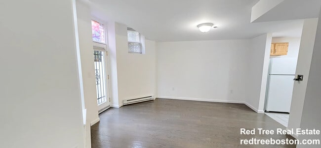 Building Photo - 112 Queensberry St