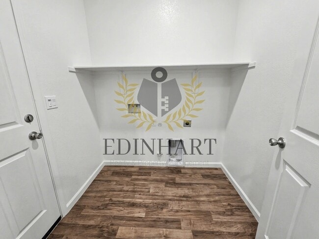 Building Photo - 7198 E Normal Ave