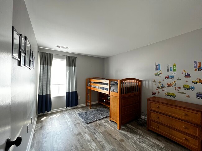 Building Photo - 8 Southcreek Ct