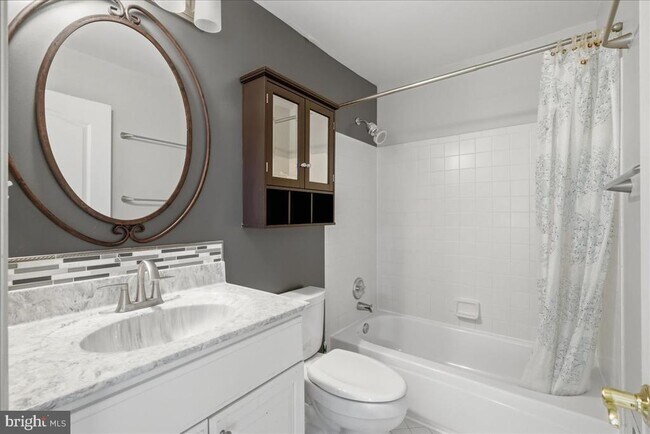 Building Photo - 10249 Winged Elm Cir