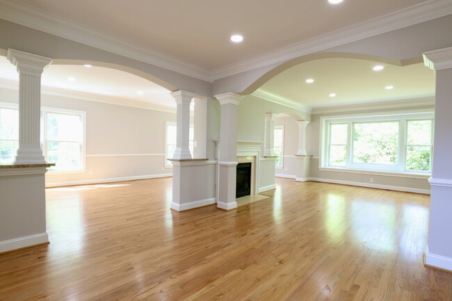 Building Photo - Welcome Home