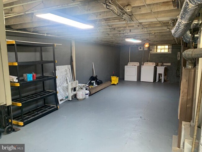 Building Photo - 1367 Edgehill Rd