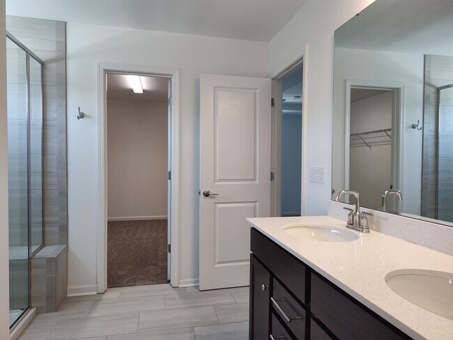 Building Photo - Move-in Ready home Located in The Parkside...