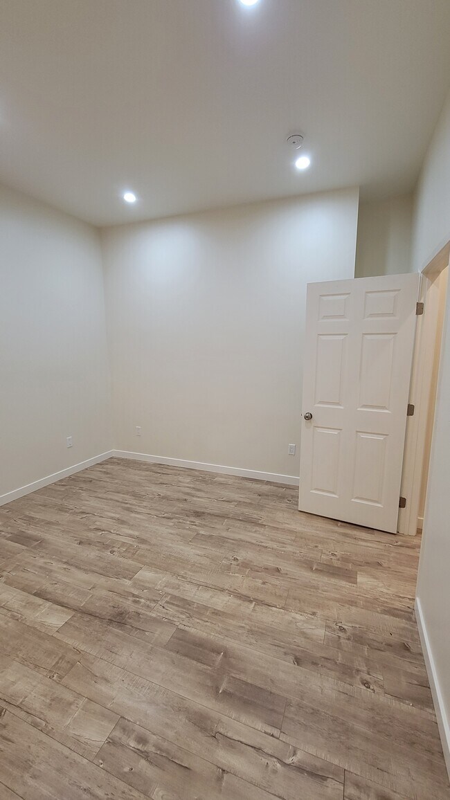 Unit B - 7415 Beckford Ave