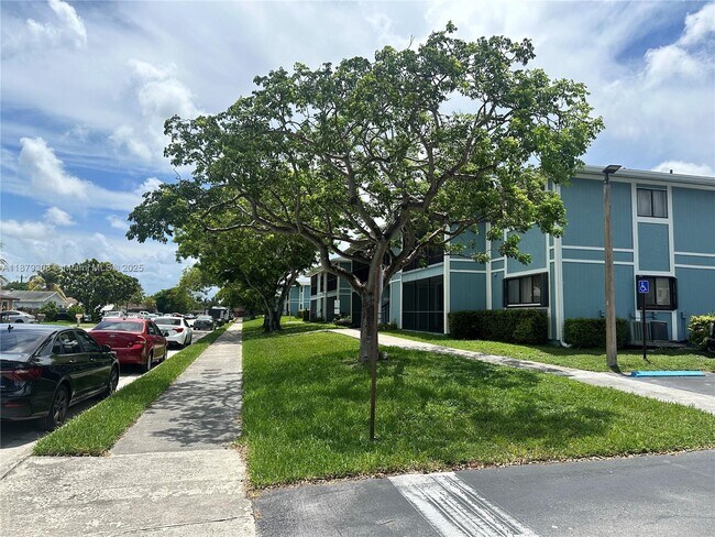 Building Photo - 19700 SW 103rd Ct