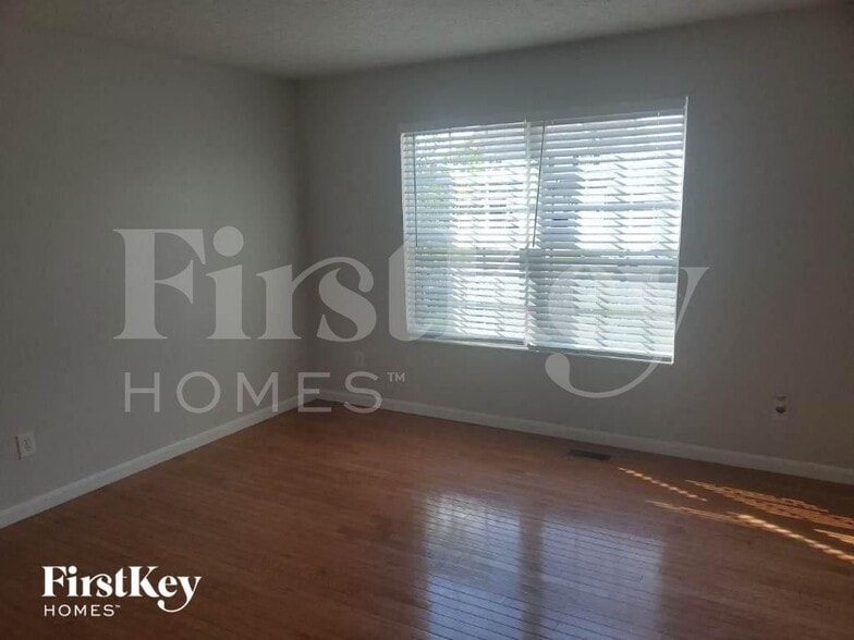 Building Photo - 356 Brandon Dr