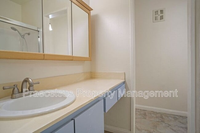 Building Photo - 5553 Adobe Falls Rd