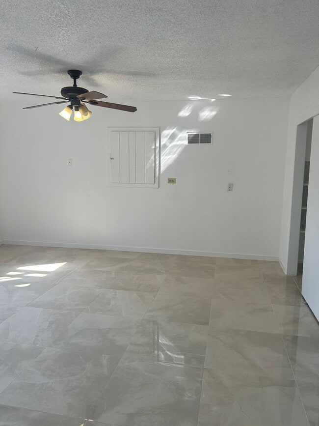 Building Photo - 2774 Jessica Cir