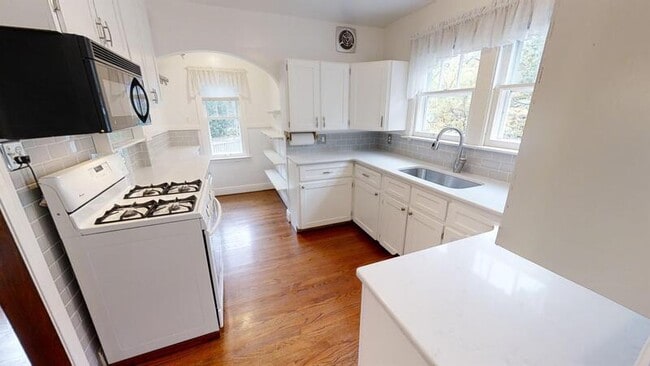 Building Photo - 1205 Miller Ave