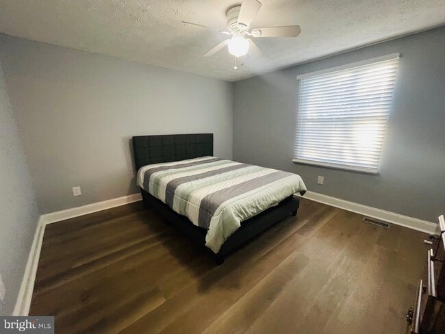 Building Photo - 13200 Cabinwood Dr