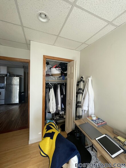 Primary Photo - 72 Kneeland St
