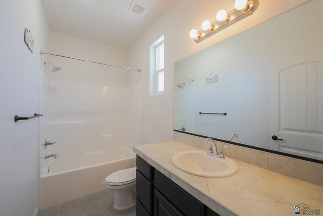 Building Photo - 3457 W 39th Ln