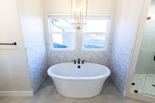 Building Photo - 1148 N Highpass Dr