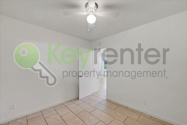 Building Photo - 6705 Greenback Ln