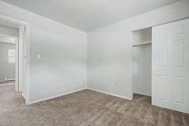 Building Photo - 1163 Cree Dr