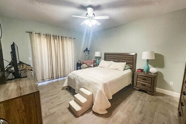 Building Photo - 8050 Memory Ln