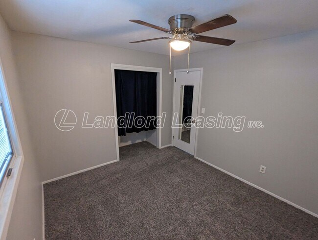 Building Photo - Avon Lake Ranch with Fresh Updates, Vaulted Ceilings, and More!