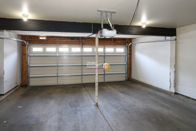 Building Photo - 601 E 4010 S